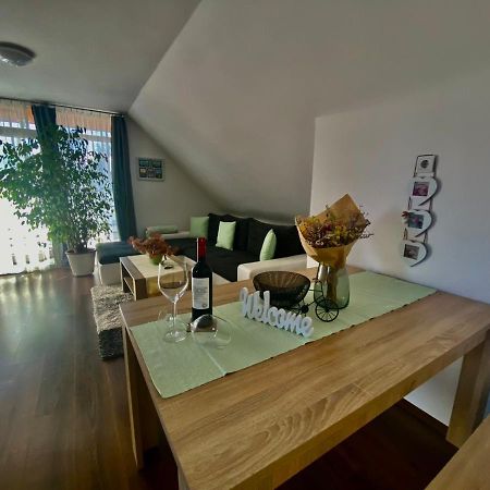 Munkacsy Apartmanok บาลาตอนเฟนีแวช ภายนอก รูปภาพ