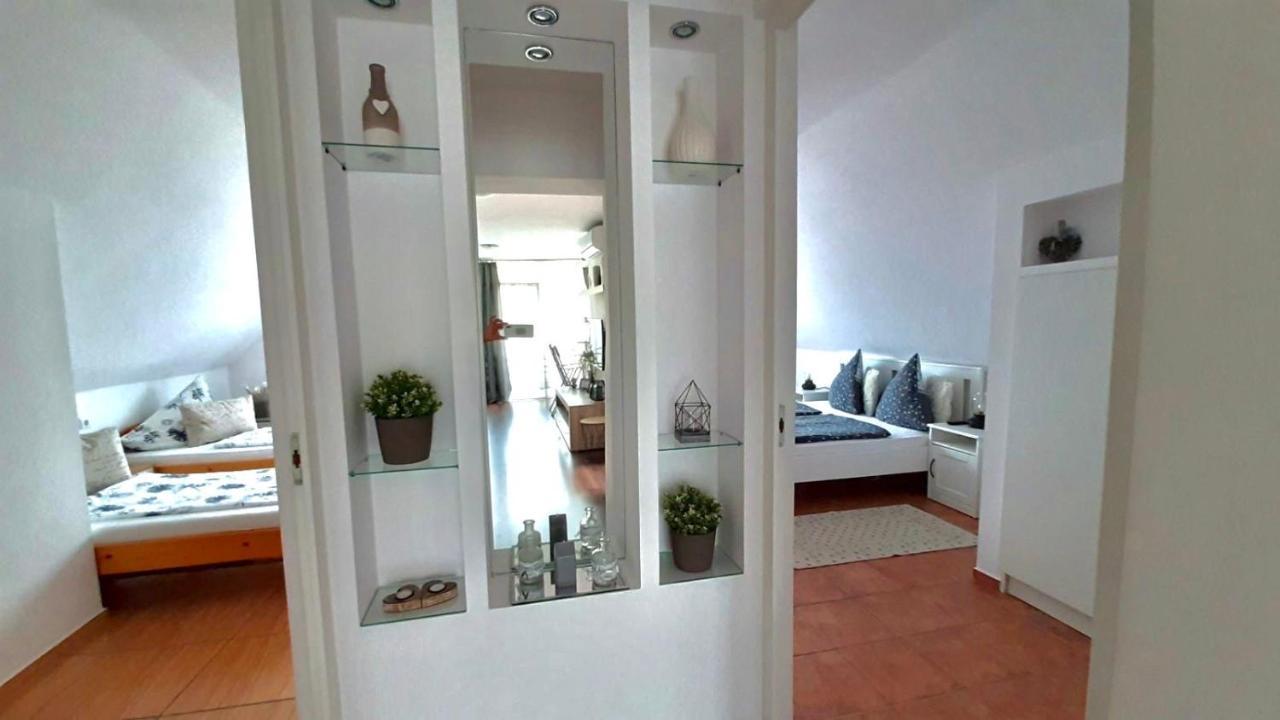 Munkacsy Apartmanok บาลาตอนเฟนีแวช ภายนอก รูปภาพ