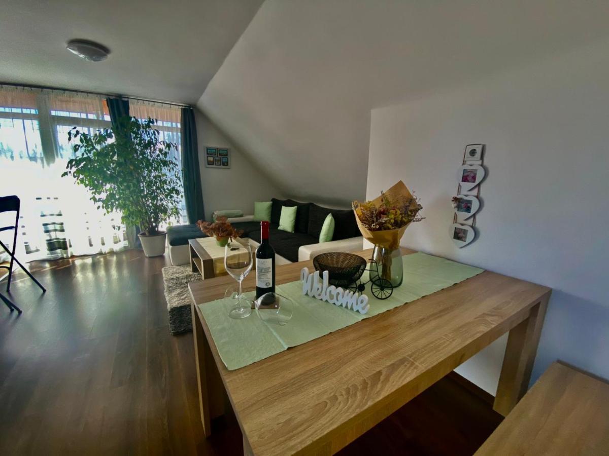 Munkacsy Apartmanok บาลาตอนเฟนีแวช ภายนอก รูปภาพ
