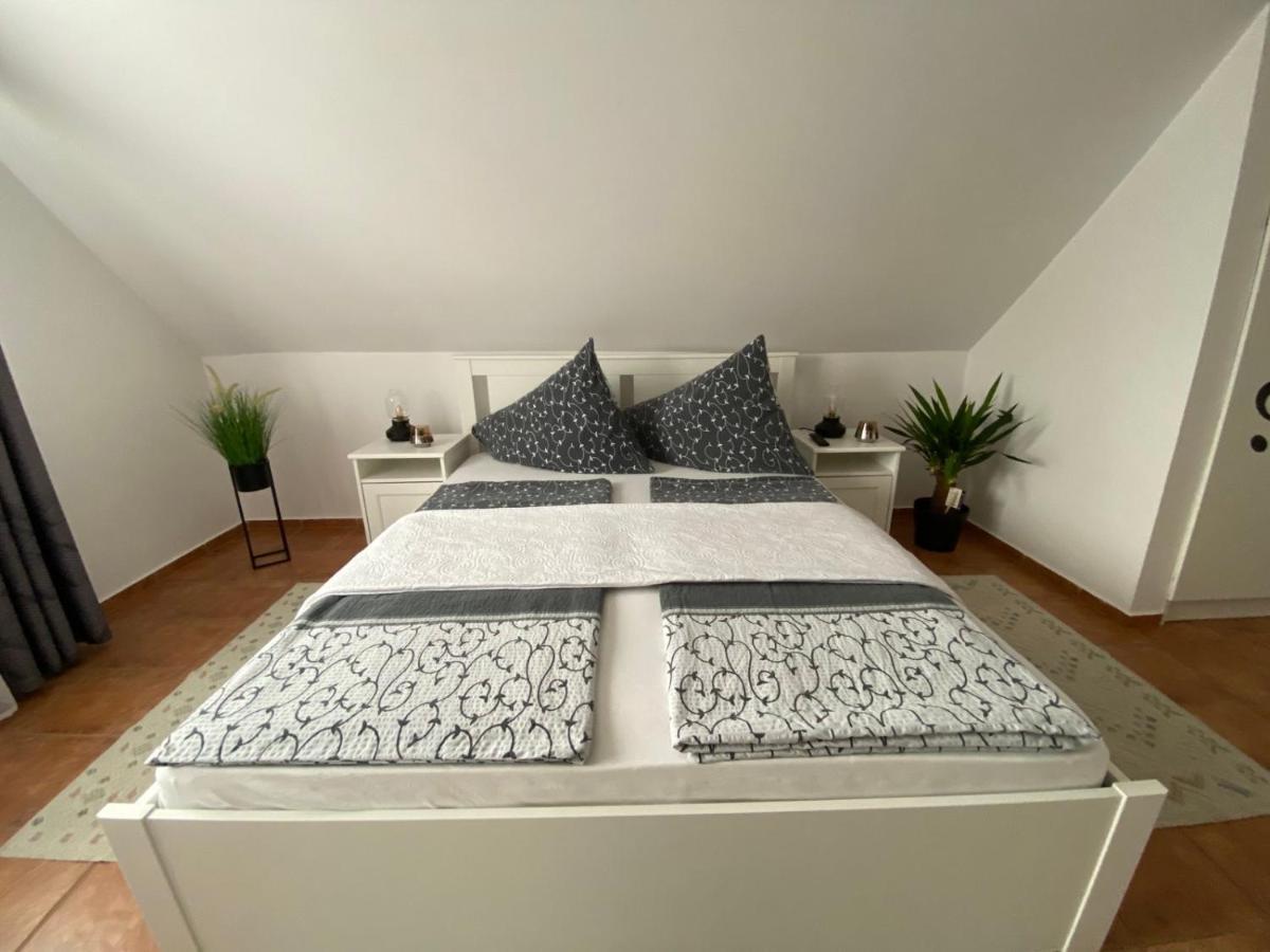 Munkacsy Apartmanok บาลาตอนเฟนีแวช ภายนอก รูปภาพ
