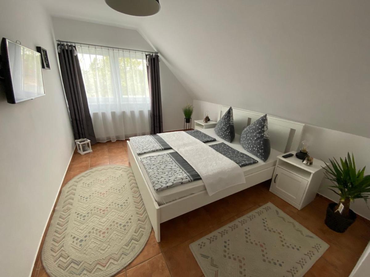 Munkacsy Apartmanok บาลาตอนเฟนีแวช ภายนอก รูปภาพ